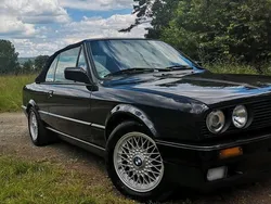 Schwarz Gebraucht 1993 BMW 318 Cabriolet Cabrio | 10.700 €