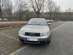 Grau Gebraucht 2003 Audi A4 Limousine | 1.100 € (Superpreis)