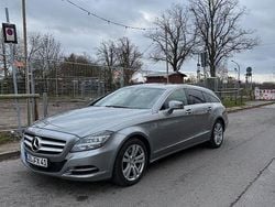 Grau Gebraucht 2013 Mercedes CLS350 Shooting Brake Kombi | 9.999 € (Guter Preis)