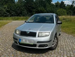 Silber Gebraucht 2005 Skoda Fabia Kleinwagen | 2.000 € (Fairer Preis)