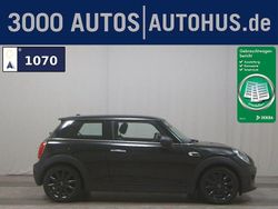 Midnight black metallic (metallic) Gebraucht 2017 Mini ONE Kleinwagen | 9.480 € (Superpreis)