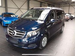 Blau Gebraucht 2017 Mercedes V220 Van / Kleinbus | 34.500 € (Guter Preis)