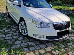 Weiß Gebraucht 2008 Skoda Superb Limousine | 8.300 € (Teuer)