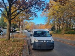 Weiß Gebraucht 2016 Renault Kangoo Experience Van / Kleinbus | 2.650 € (Fairer Preis)