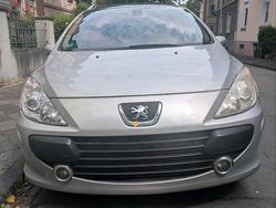 Grau Gebraucht 2005 Peugeot 307 Kombi | 1.000 €