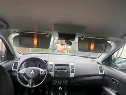 Grau Gebraucht 2012 Mitsubishi Outlander SUV | 5.000 €