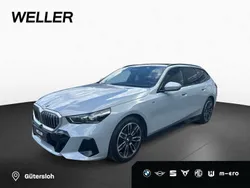 Brooklyn grau (grau) Gebraucht 2024 BMW 520 Comfort Edition Kombi | 52.440 € (Guter Preis)