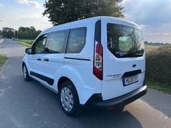 Weiß Gebraucht 2022 Ford Tourneo Connect Ambiente Van / Kleinbus | 14.500 €