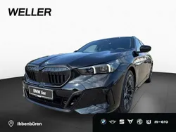 Saphirschwarz (schwarz) Neu 2025 BMW 520 Comfort Edition Kombi | 72.450 €