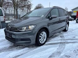 Pepper grey Gebraucht 2016 VW Touran Comfortline Van / Kleinbus | 9.999 € (Fairer Preis)