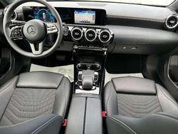 Grau Gebraucht 2019 Mercedes A180 Limousine | 18.500 € (Etwas zu teuer)