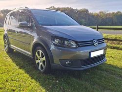 Grau Gebraucht 2011 VW Touran Cross Van / Kleinbus | 8.390 € (Guter Preis)