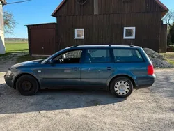 Blau Gebraucht 2000 VW Passat Kombi | 400 € (Superpreis)