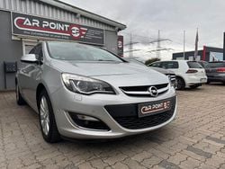 Silber Gebraucht 2014 Opel Astra Exklusiv Limousine | 9.999 € (Etwas zu teuer)