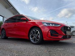 Rot Gebraucht 2022 Ford Focus ST-Line X Limousine | 19.990 €