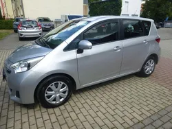 Silber Gebraucht 2011 Toyota Verso-S Life Van / Kleinbus | 5.590 € (Guter Preis)