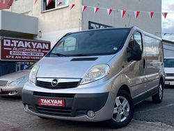 Silber Gebraucht 2008 Opel Vivaro Van | 5.990 € (Fairer Preis)