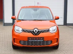 Orange (valenciaorange) Gebraucht 2021 Renault Twingo Vibes Kleinwagen | 12.999 € (Fairer Preis)