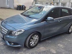 Grau Gebraucht 2013 Mercedes B180 Sport Edition Van / Kleinbus | 9.750 €