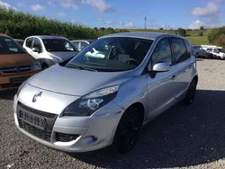 Grau Gebraucht 2010 Renault Scénic III Dynamique Van / Kleinbus | 2.999 € (Superpreis)