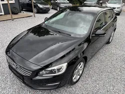 Schwarz Gebraucht 2013 Volvo V60 Momentum Kombi | 13.390 € (Teuer)