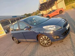 Blau Gebraucht 2010 Renault Grand Scénic III Van / Kleinbus | 2.450 € (Fairer Preis)