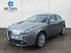 Grau Gebraucht 2019 Alfa Romeo Giulietta Super Kleinwagen | 16.049 € (Fairer Preis)