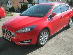 Rot Gebraucht 2018 Ford Focus Titanium Limousine | 11.999 € (Superpreis)