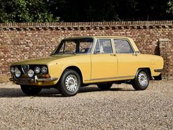 Gelb Gebraucht 1974 Alfa Romeo 2000 Limousine | 31.500 €