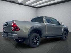 Braun Neu 2025 Toyota HiLux Abholung | 57.299 € (Etwas zu teuer)
