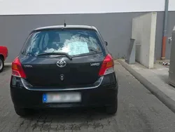 Schwarz Gebraucht 2009 Toyota Yaris Kleinwagen | 3.200 €