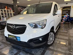 Weiß Gebraucht 2019 Opel Combo Edition Van / Kleinbus | 9.990 € (Etwas zu teuer)