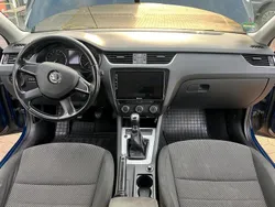 Blau Gebraucht 2013 Skoda Octavia Kombi | 5.399 € (Fairer Preis)
