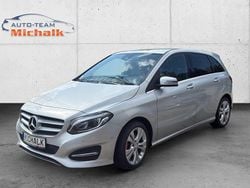 Silber Gebraucht 2015 Mercedes B200 Van / Kleinbus | 11.300 € (Fairer Preis)