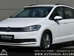 Pure white Gebraucht 2023 VW Touran Van / Kleinbus | 30.900 € (Fairer Preis)