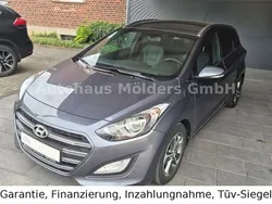 Grau Gebraucht 2016 Hyundai i30 Kombi | 11.950 € (Etwas zu teuer)