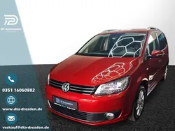 Rot Gebraucht 2013 VW Touran Life Van / Kleinbus | 14.970 € (Teuer)