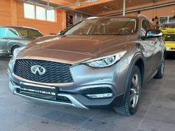 Grau Gebraucht 2016 Infiniti QX30 Premium SUV | 18.990 €
