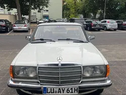 Weiß Gebraucht 1984 Mercedes 200 Limousine | 5.200 €