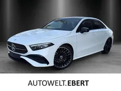 Polarweiß Gebraucht 2024 Mercedes A250 AMG Limousine | 49.870 €