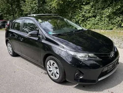 Night time black Gebraucht 2014 Toyota Auris Cool Kleinwagen | 9.700 € (Fairer Preis)