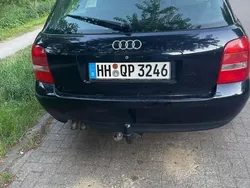 Schwarz Gebraucht 2003 Audi A4 Kombi | 1.100 € (Superpreis)