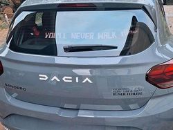 Grau Gebraucht 2023 Dacia Sandero Limousine | 13.000 € (Superpreis)