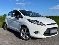 Weiß Gebraucht 2009 Ford Fiesta Kleinwagen | 4.000 € (Fairer Preis)