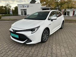 Weiß Gebraucht 2021 Toyota Corolla Team Kombi | 24.490 € (Fairer Preis)