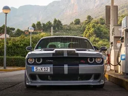 Grau Gebraucht 2018 Dodge Challenger Coupé | 29.900 € (Etwas zu teuer)
