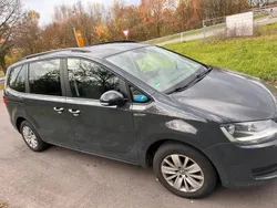 Blau Gebraucht 2011 VW Sharan Van / Kleinbus | 13.500 € (Etwas zu teuer)