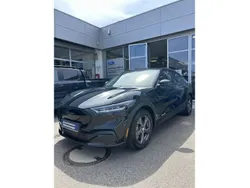 Iridiumschwarz metallic (metallic) Gebraucht 2021 Ford Mustang Mach-E SUV | 23.450 € (Guter Preis)