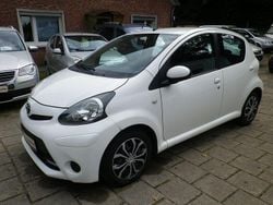 Weiß Gebraucht 2014 Toyota Aygo Kleinwagen | 4.200 € (Superpreis)