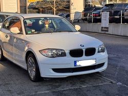 Weiß Gebraucht 2011 BMW 116 Lifestyle Kleinwagen | 3.400 € (Guter Preis)